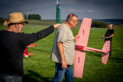 grill-fliegen-_20_20220924_1514138978